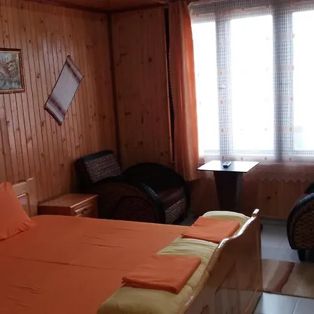 ива Holiday park *