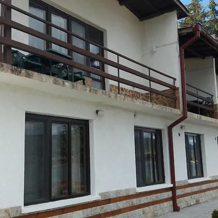 ива Üdülőpark Szarnica