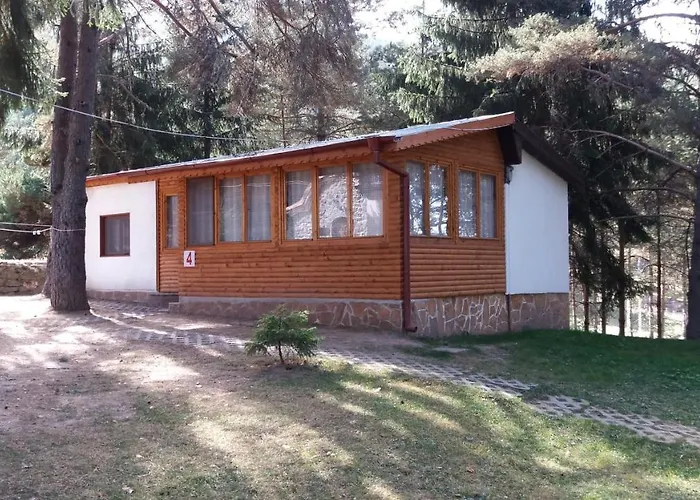 ива Holiday park *